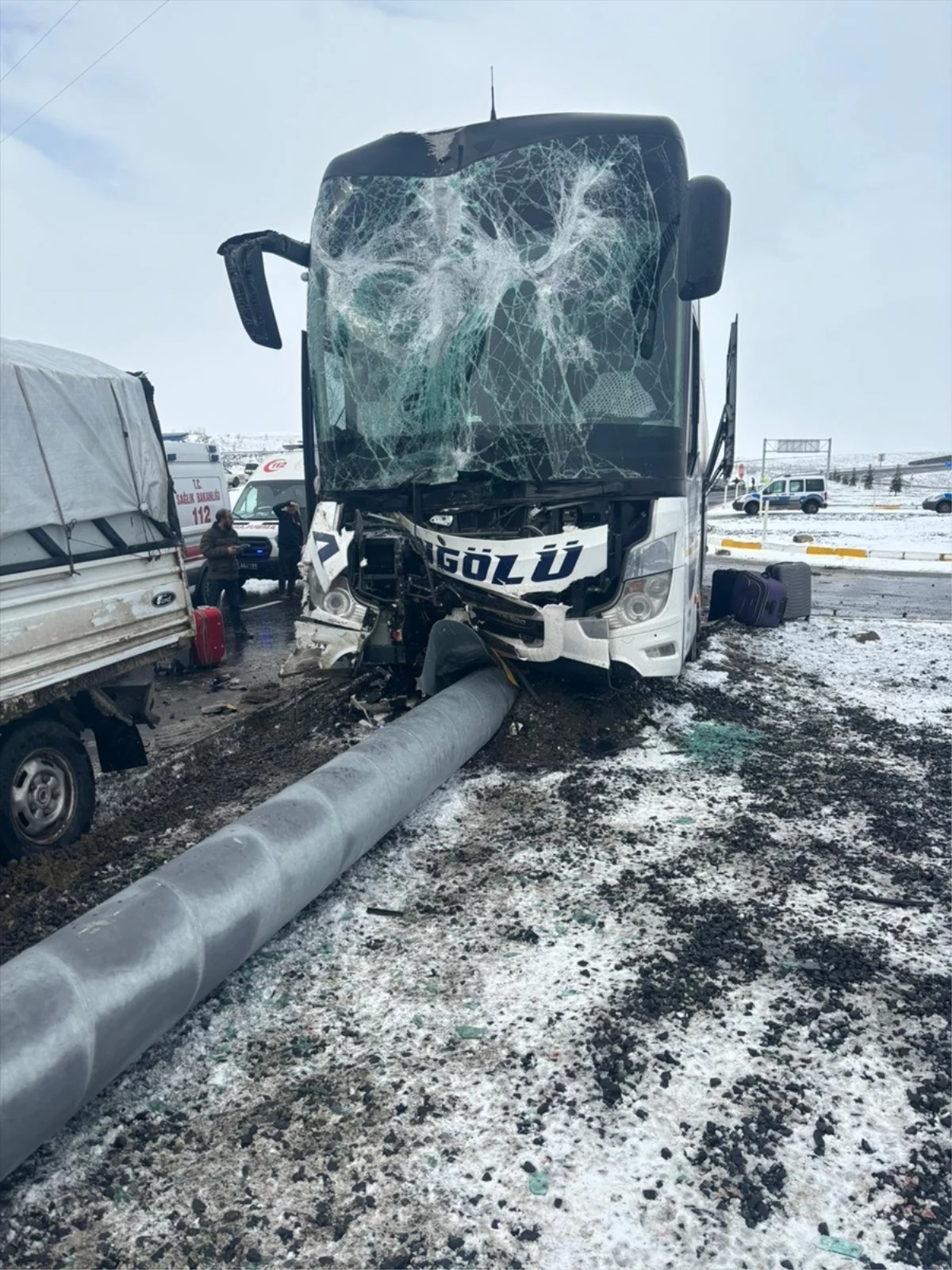 Tutak'ta otobüs kazası 11 yaralı